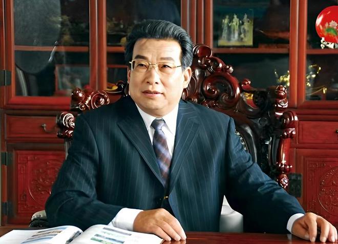 拥身价4770亿一位外地老板闯进前三麻将胡了山东2025年十大富豪揭晓坐